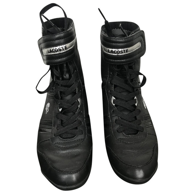 lacoste walking boots
