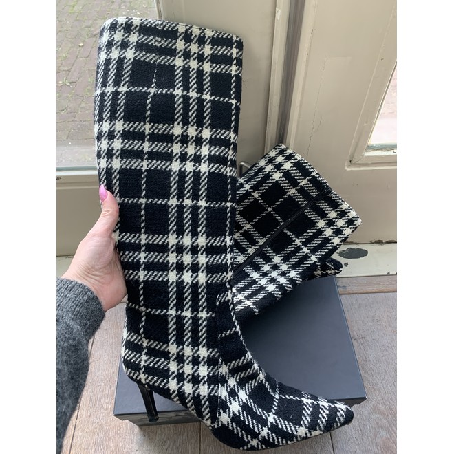 Burberry Laarzen | The Next Closet Burberry Laarzen Tweedehands Burberry Laarzen Burberry