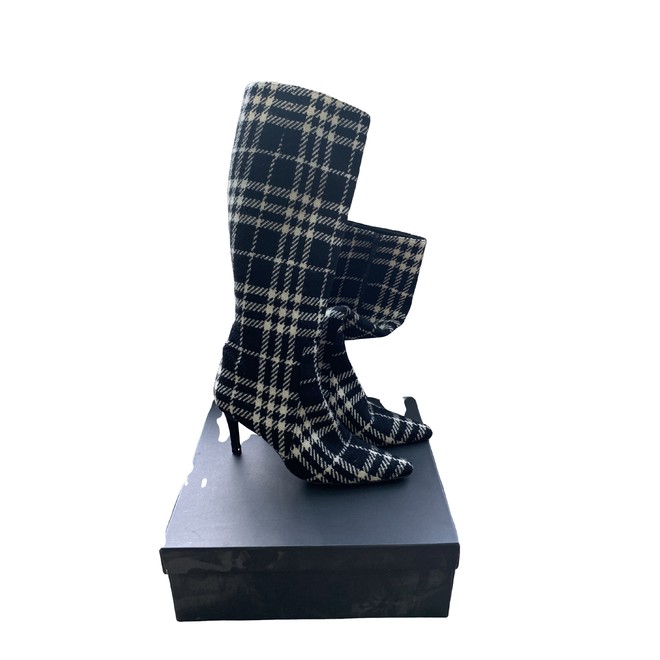 Burberry Laarzen | The Next Closet Burberry Laarzen Tweedehands Burberry Laarzen Burberry