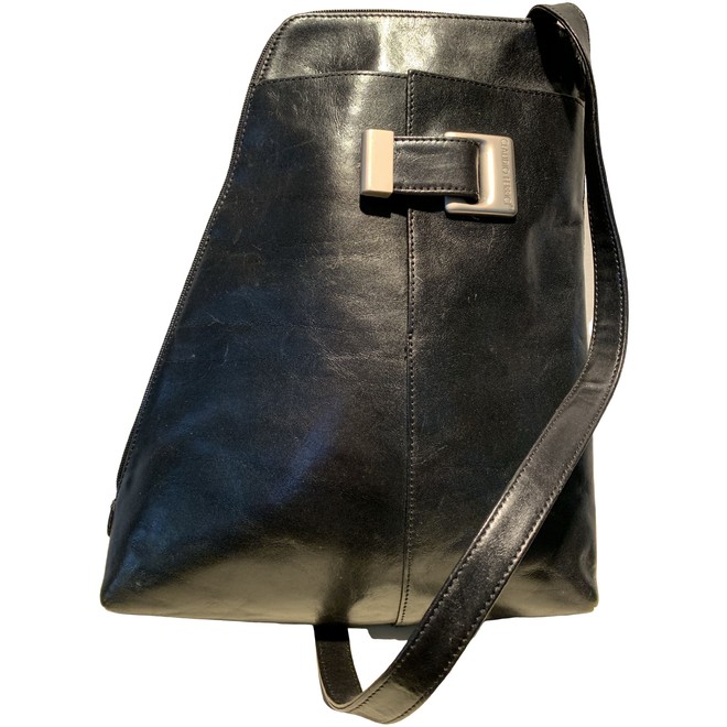 Veronderstellen Metropolitan Habubu Second hand black leather Claudio Ferrici backpacks | The Next Closet