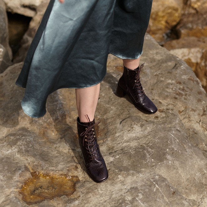 emma black boots miista