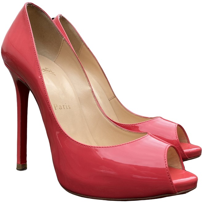 Christian Louboutin Pumps | The Next Closet Christian Louboutin #christianlouboutinwedding | Christian