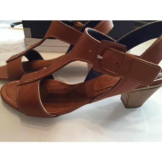 woods sandals for ladies