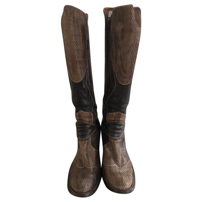 Dyva Boots | The Next Closet Dyva Boots | The Next Closet