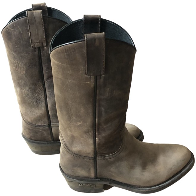 Sendra Laarzen | The Next Closet Sendra Laarzen | The Next Closet