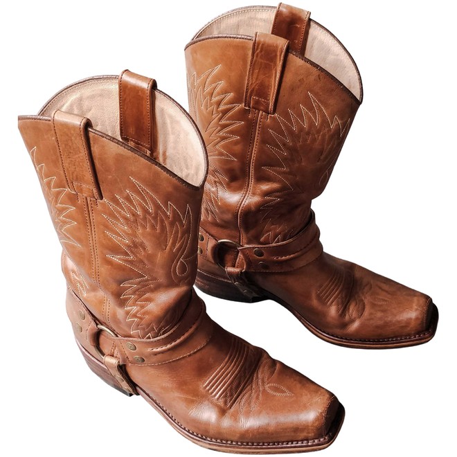 Sendra Laarzen | The Next Closet Sendra Laarzen | The Next Closet