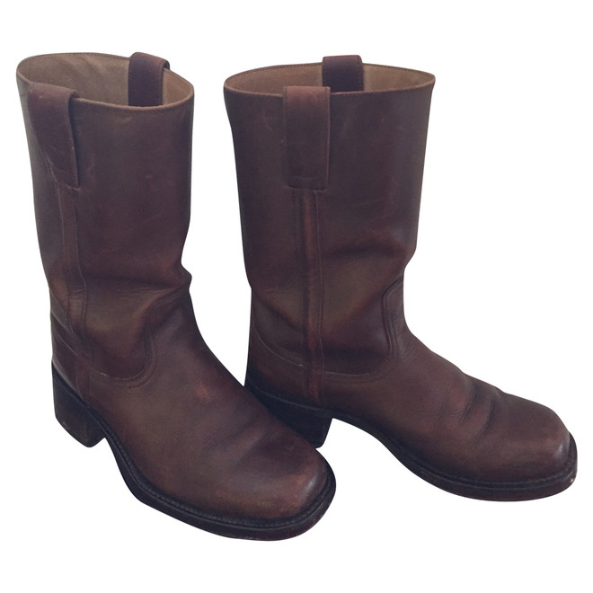 Sendra Laarzen | The Next Closet Sendra Laarzen | The Next Closet