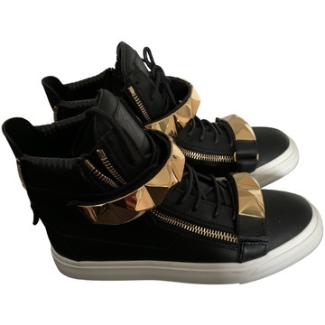 Giuseppe zanotti second on sale hand