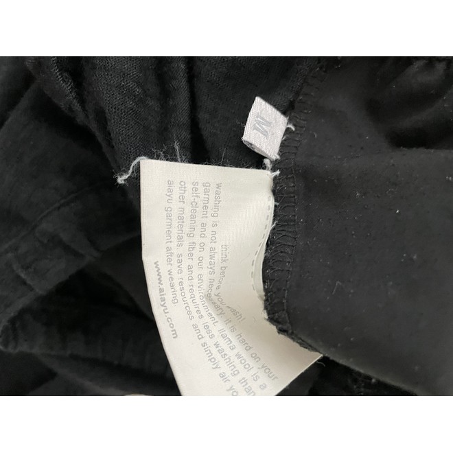 investering Lily systematisk Second hand black cashmere Aiayu pants | The Next Closet