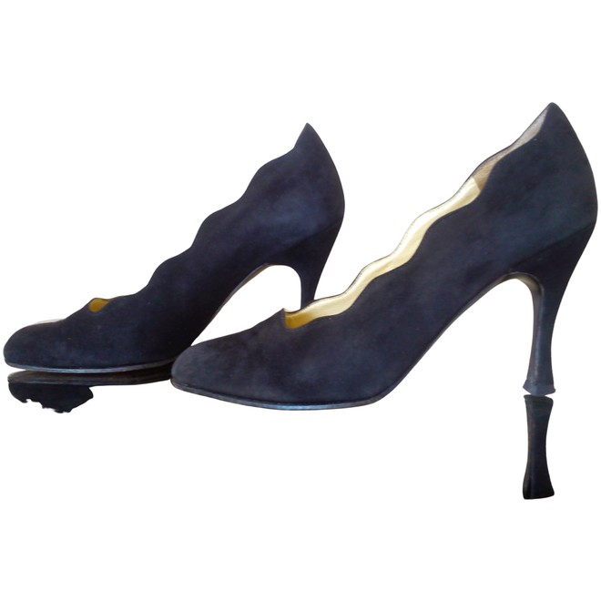 Vintage & second hand Charles Jourdan heels