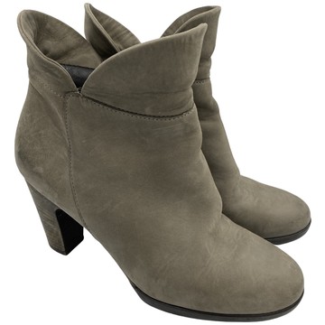 Pre-owned Leather Ankle Boots In Green