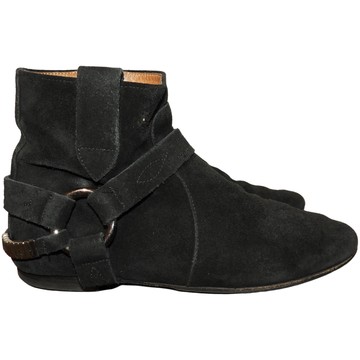 Tahari harrison hot sale suede bootie