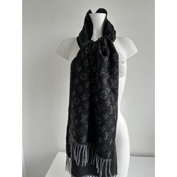 78 ideeën over Sjaal van Louis Vuttion  sjaal voorjaar stijl sjaal outfit
