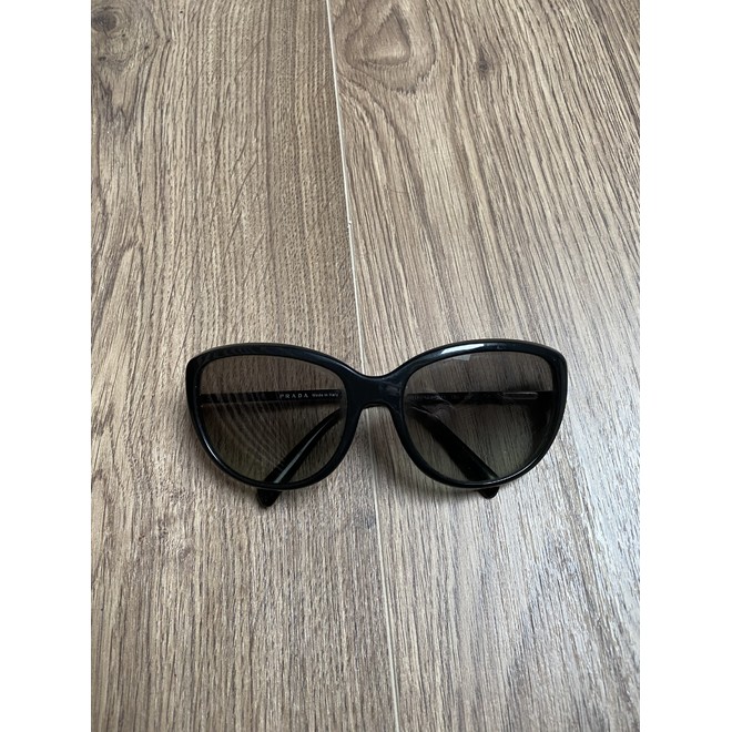 Vintage & second hand Prada sunglasses