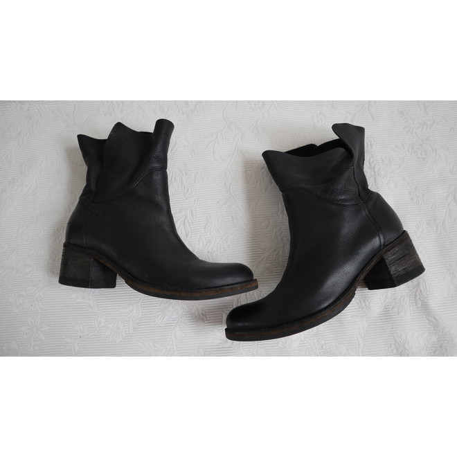 Boots discount rena minelli