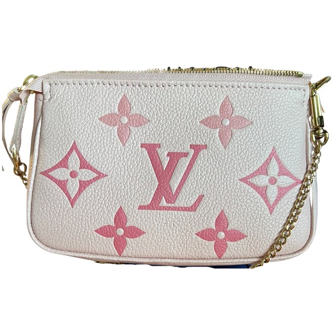 Lv clutch store